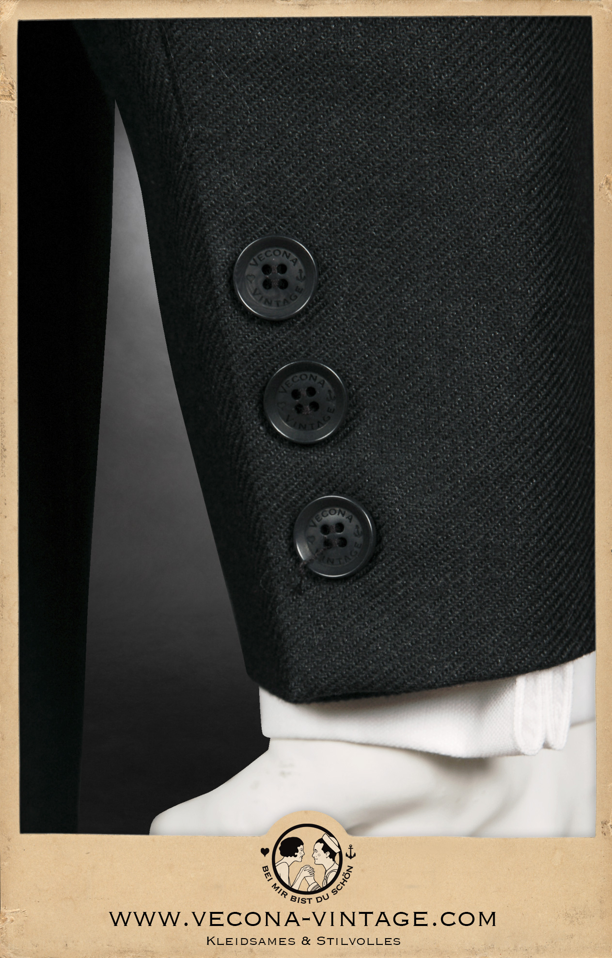 Herrenjackett aus Woll-Seiden Mischgewebe schwarz - Mens black jacket made of wool Silk blend, Detail Ärmelsaum mit Knöpfen - cuff detail with buttons Herrenjackett aus Woll-Seiden Mischgewebe schwarz - Mens black jacket made of wool Silk blend, Detail Ärmelsaum mit Knöpfen - cuff detail with buttons