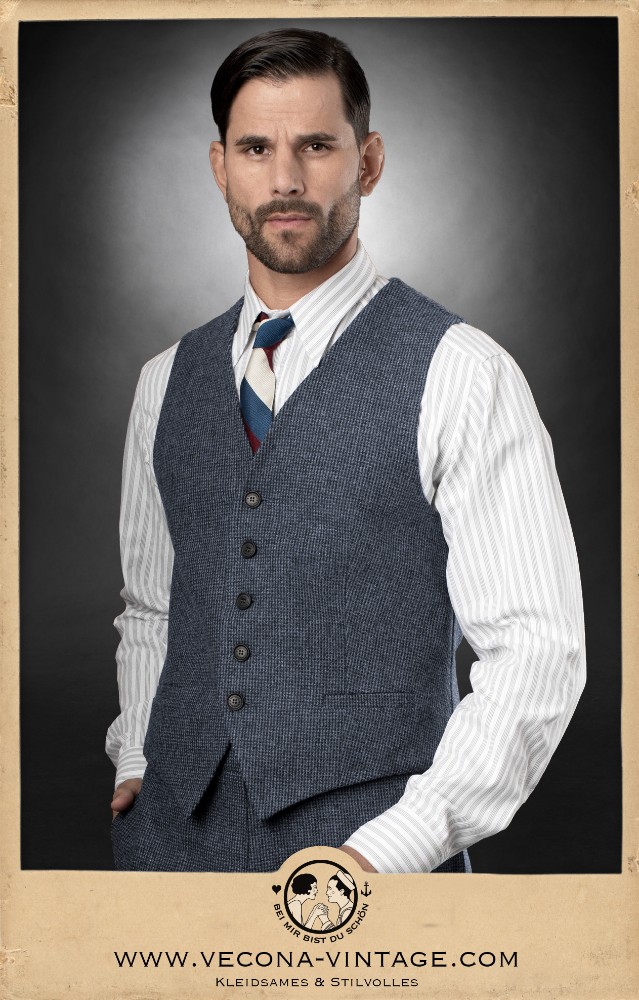 1930s/40s wool tweed waistcoat Hickory Champ in grey/blue houndstooth with welt pockets and 5 button opening.