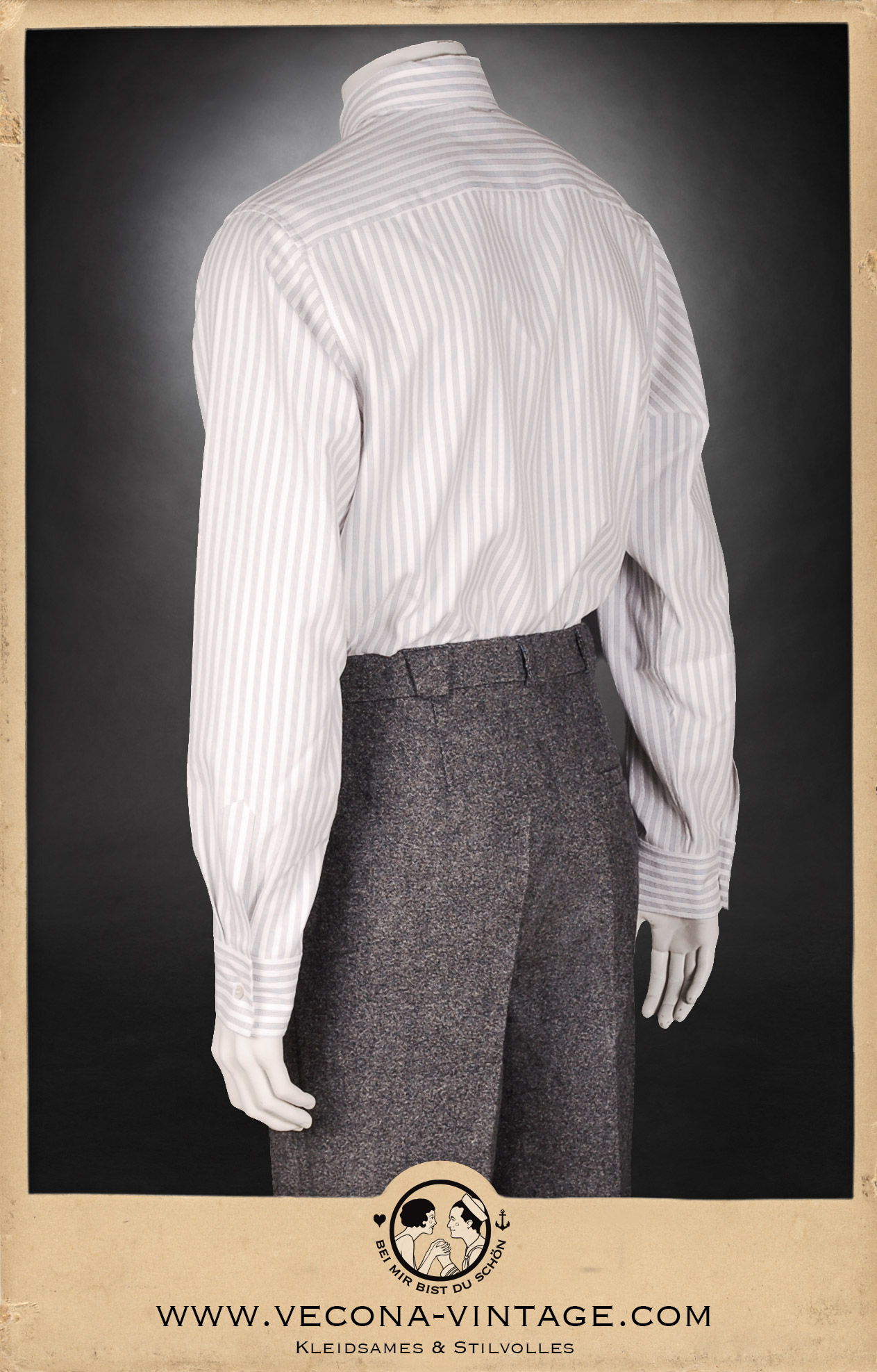 Rückenansicht 1920er Jahre Herrenhemd Baumwolle gestreift mit Tweedhose Earl Grey grau