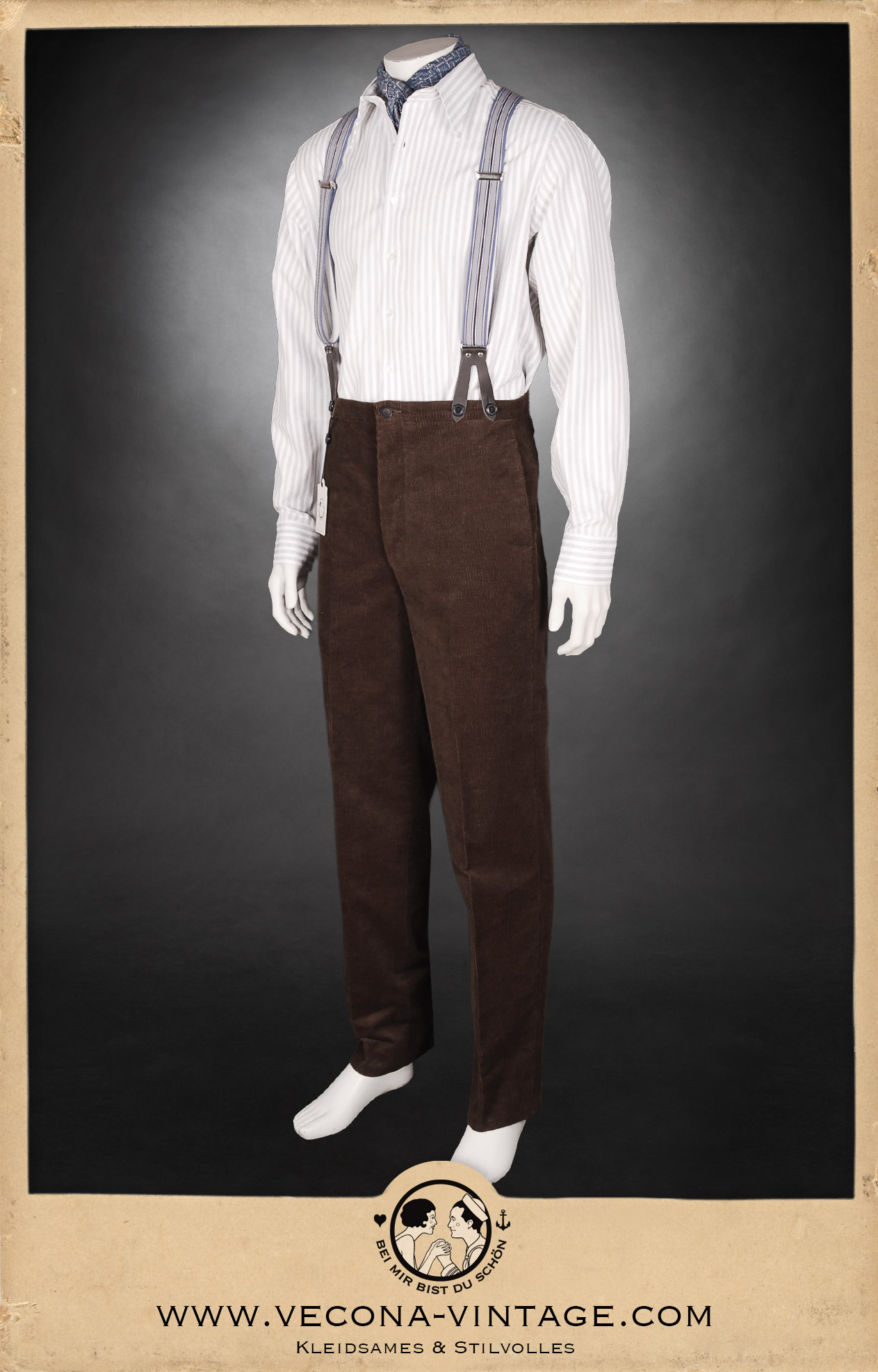Vorderansicht 1930er Jahre Herrenhemd Baumwolle gestreift mit Cordhose Kurt braun