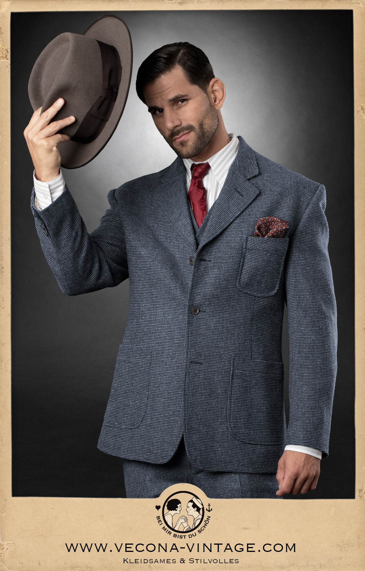 1930s/40s tweed jacket Hickory Champ in blue/grey houndstooth with notch lapels, patch pockets and belt back.