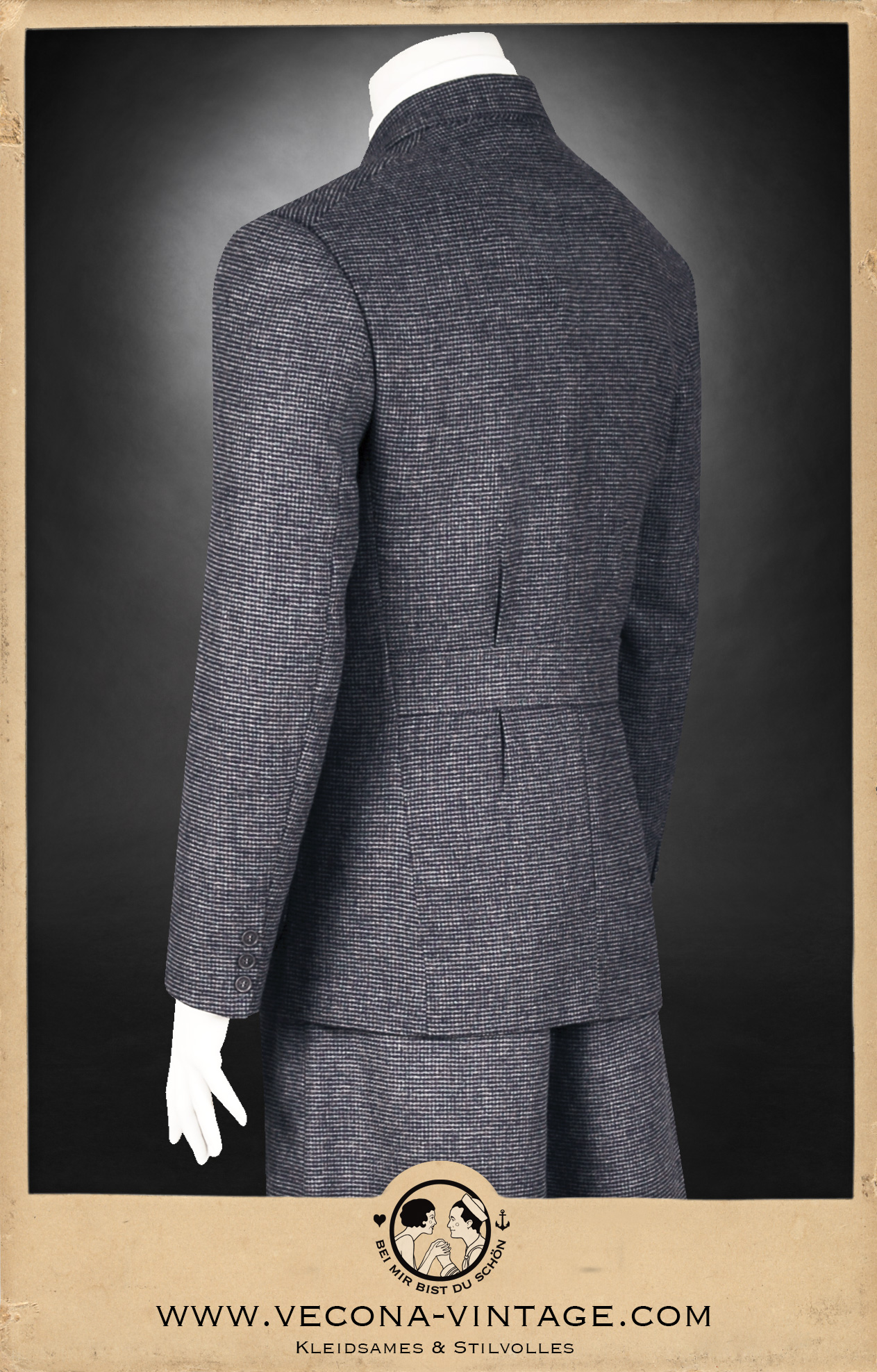 1930er Jahre Tweed-Sportjackett mit Gürtelrücken aus grau blau karierter Schurwolle - 1930s blue grey checked tweed virgin wool belt back sports jacket, Rückansicht - back view
