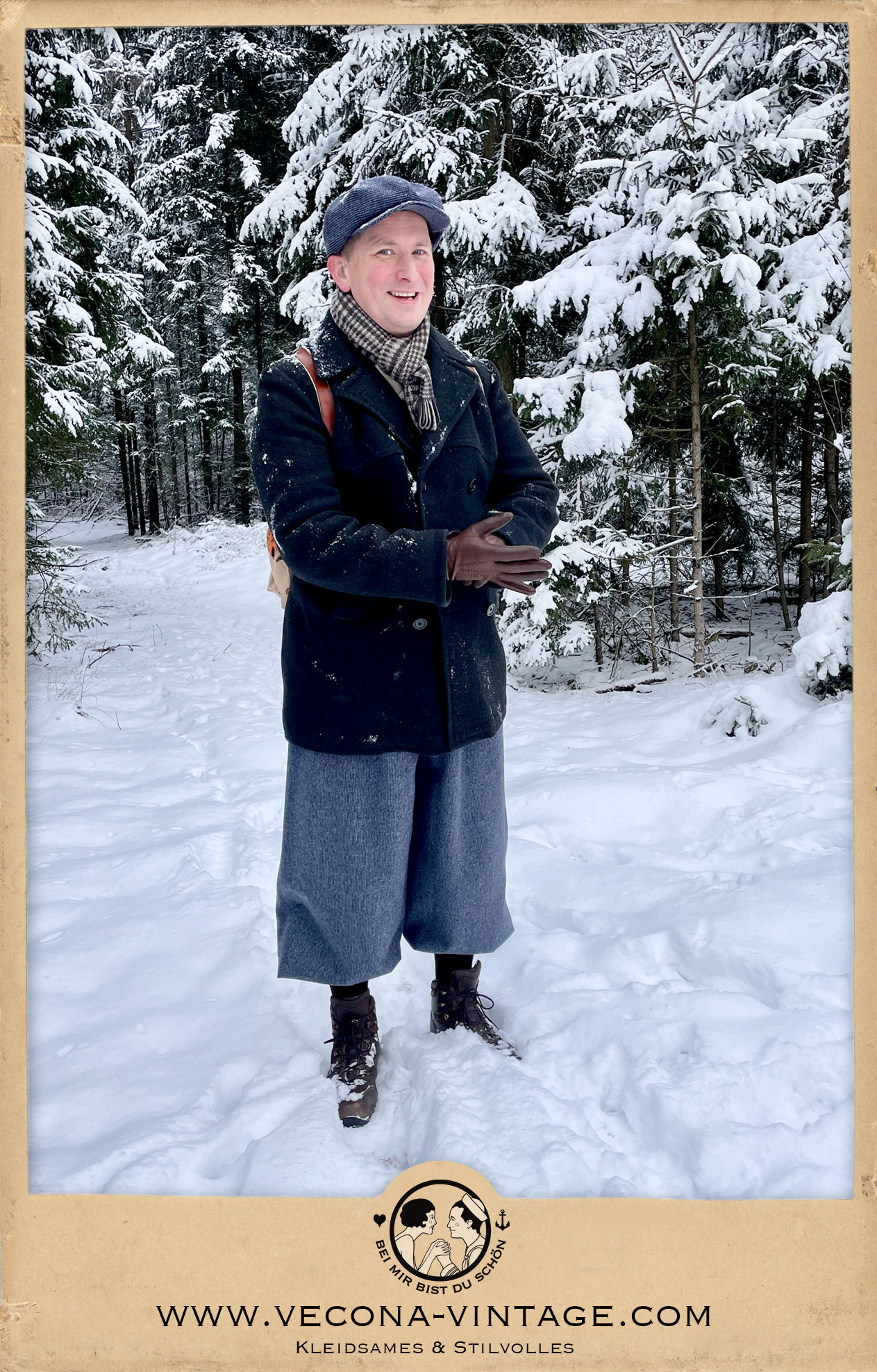 Vintage Look im 1920er Jahre Stil mit Knickerbocker Hickory Champ und Tweed Kappe Newsboy. Beides aus reiner Schurwolle mit Hahnentritt Muster in blau und grau. Vintage Tweed Herrenmode 20er Jahre von Vecona Vintage.