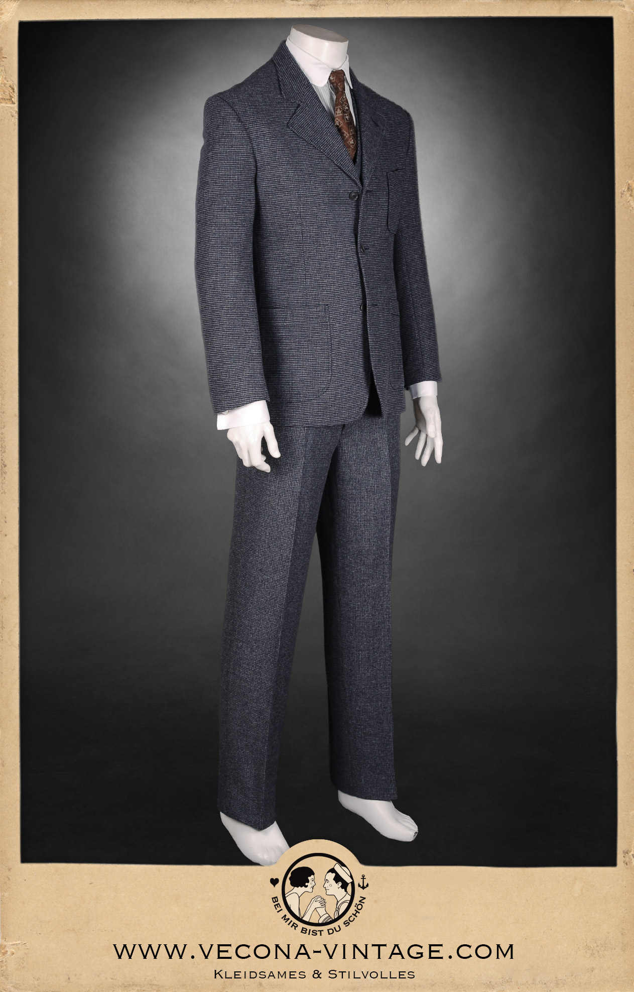 The complete HICKORY CHAMP three-piece suit in blue-grey: Authentic 1920s tweed suit featuring jacket, waistcoat, and long trousers for ultimate elegance.
