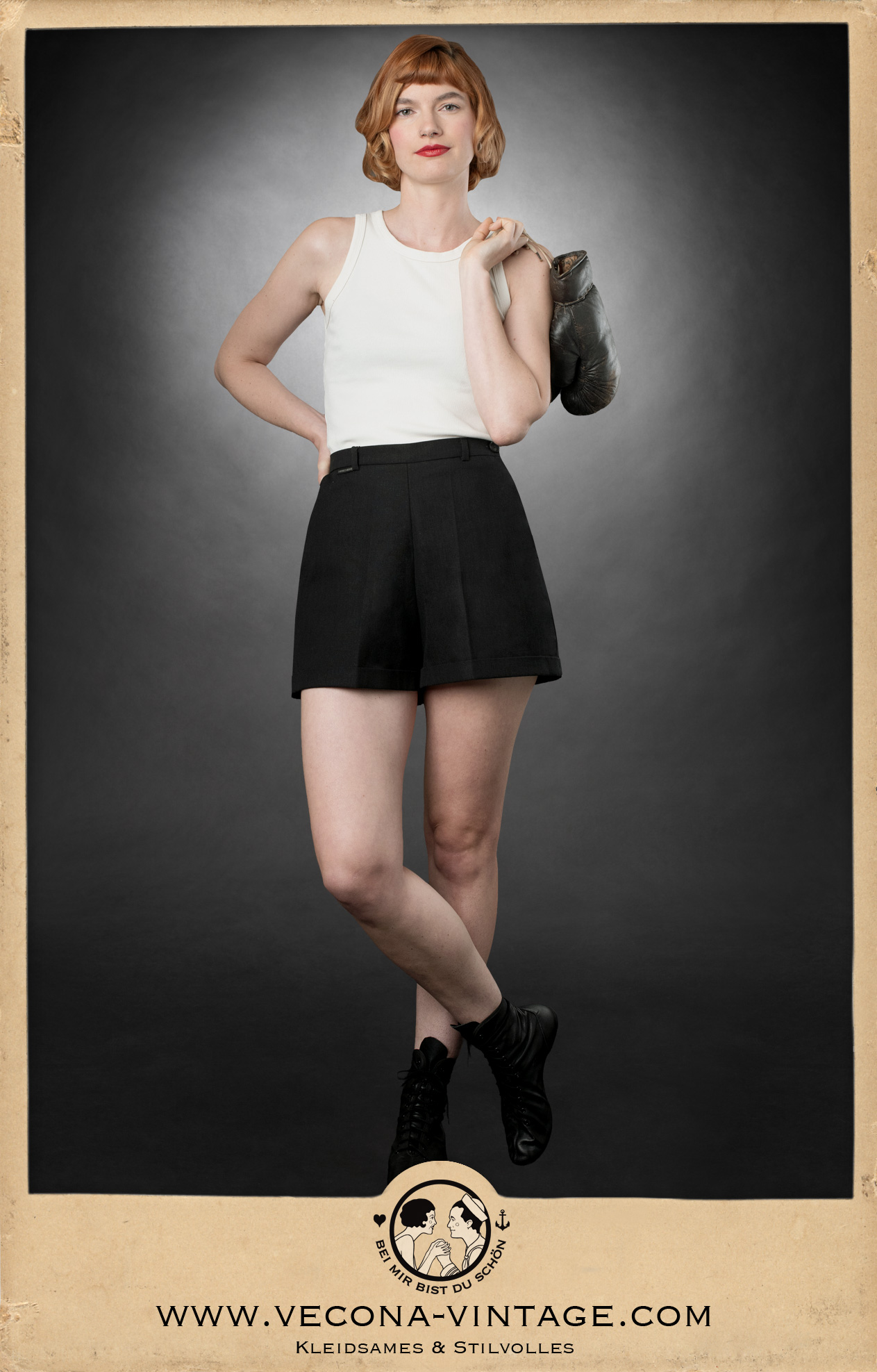 1920s-40s wide leg shorts inspired by Clara Bows character in the 1920s movie „Rough House Rosie“ in black cotton/linen blend.