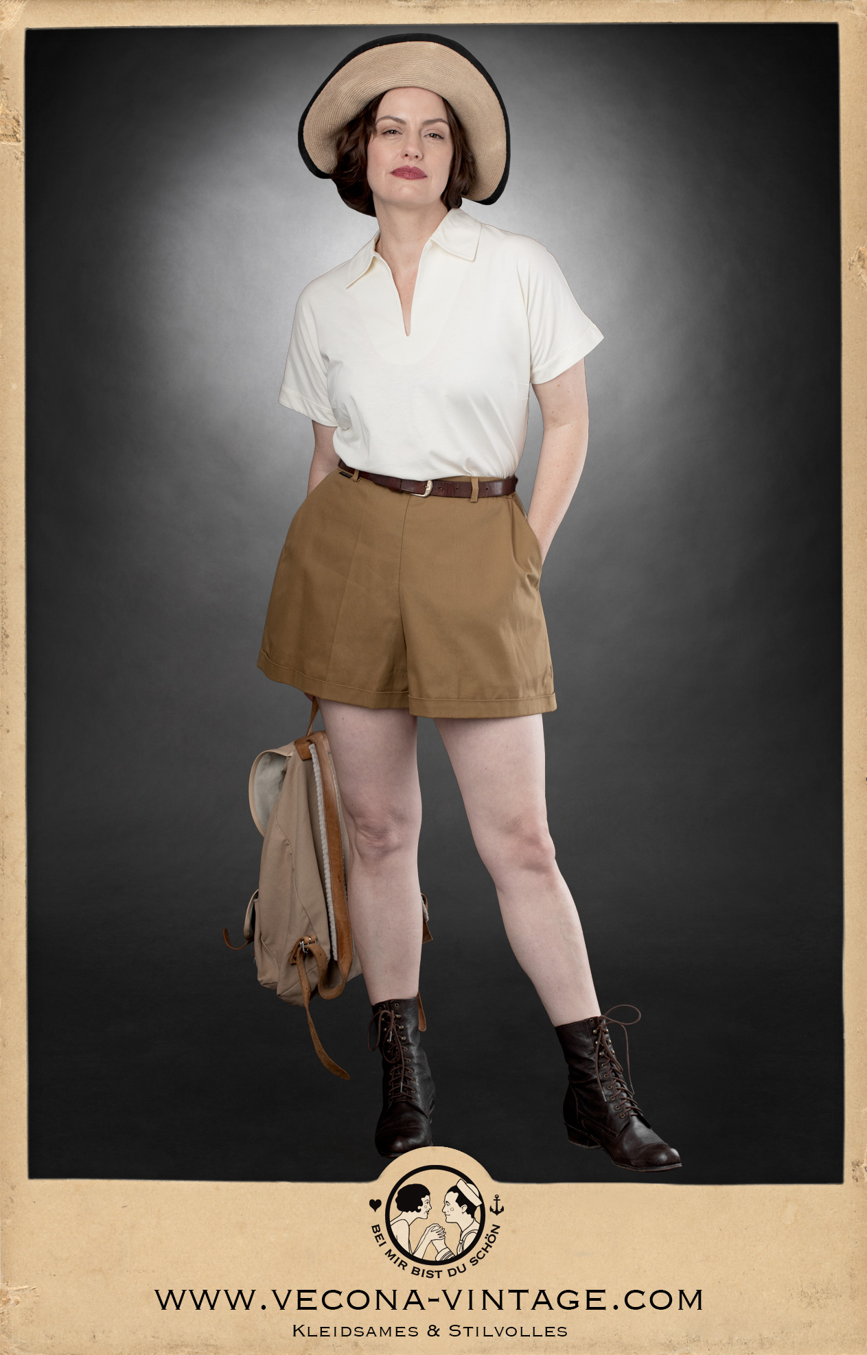 1930s/40s high waisted shorts Amelia with wide legs in caramel brown cotton gabardine. 
